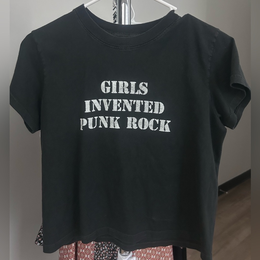 VINTAGE BRANDY MELVILLE
ONE SIZE FITS ALL